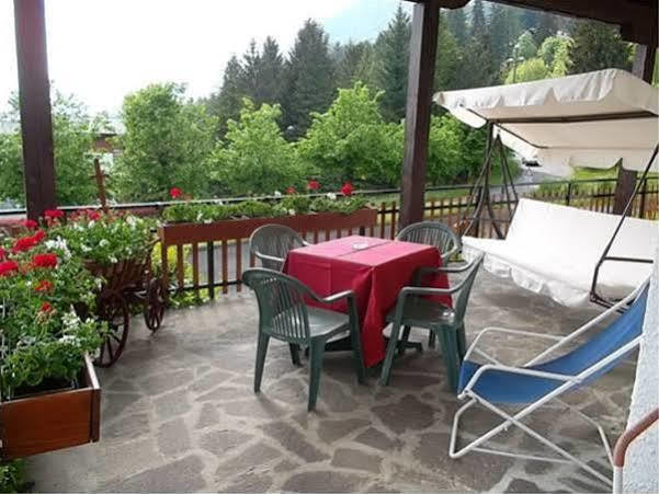 Hotel Residence La Rosa Кастионе дела Презолана Екстериор снимка